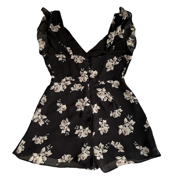 Urban Outfitters Kimchi Blue black floral romper - Picture 3 of 13